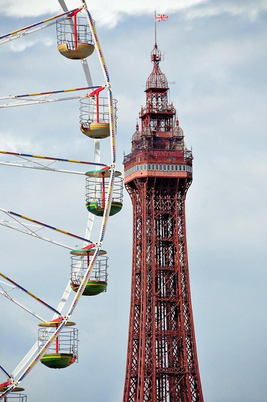 Q - Accommodation Blackpool Exterior photo